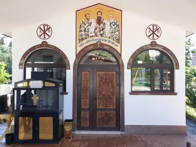 Храм "Свети Три Светители"