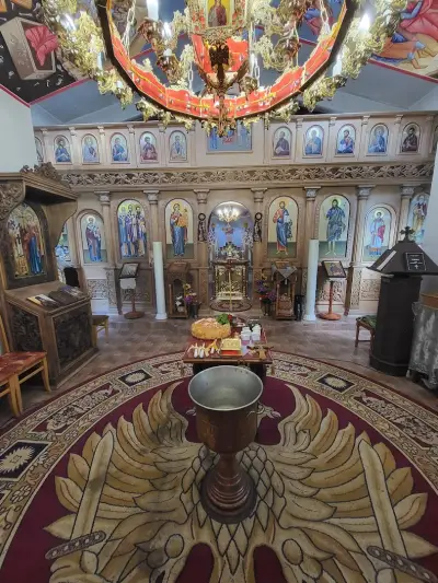 Храм "Свети Три Светители"