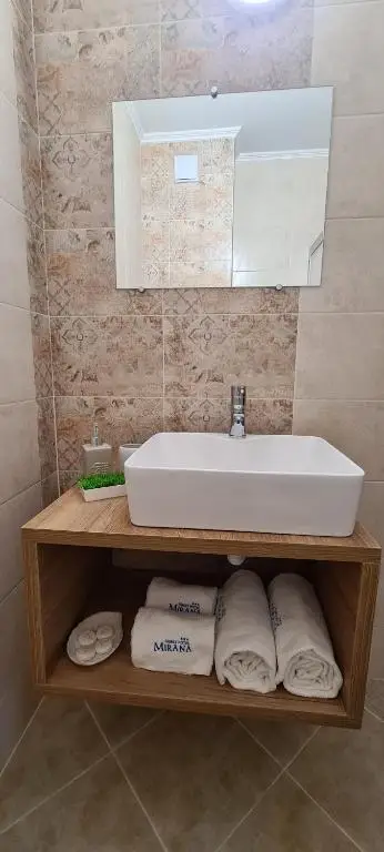 Джуниър суит с балкон
