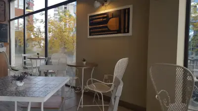 Пекарна и кафе „ЗИА“, до хотел "Аква"