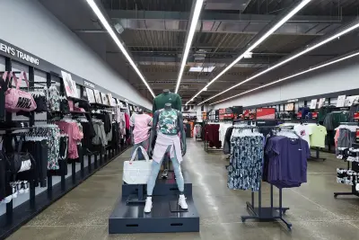 Nike Factory Store (Outlet)