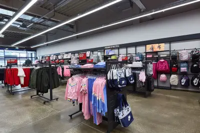 Nike Factory Store (Outlet)