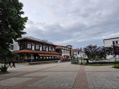 Хотел Етрополия
