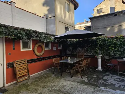 Nomado Hostel