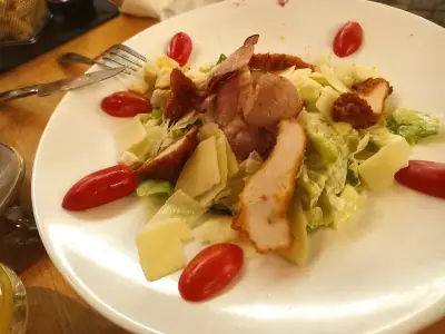 Noar Bar & Diner