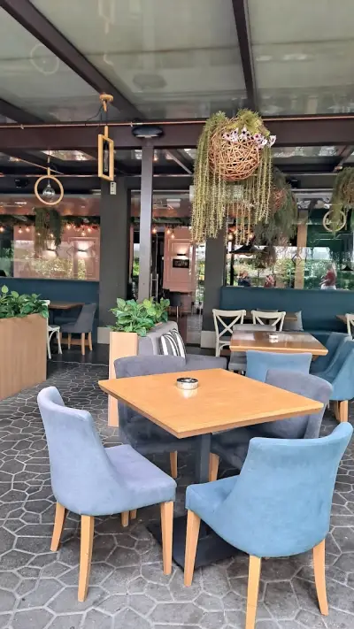 Noar Bar & Diner