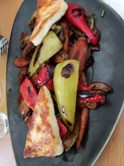 Noar Bar & Diner