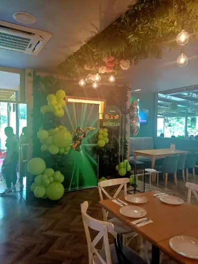 Noar Bar & Diner
