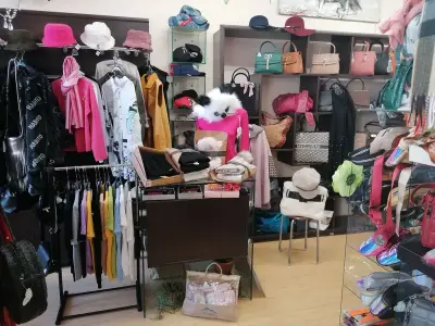 Тя и Той Аксесоари