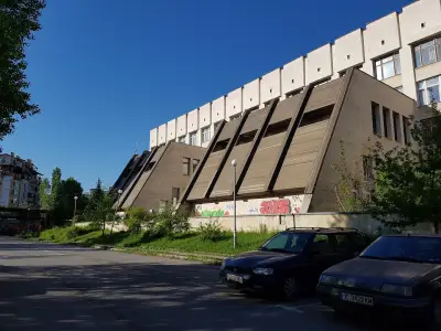 Физически факултет към СУ „Св. Климент Охридски“
