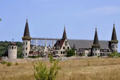 Замък Равадиново