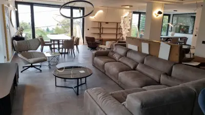 DECOR CENTER