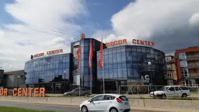 DECOR CENTER