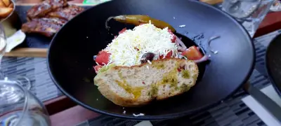 El Gusto pizza
