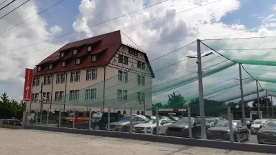 Exclusive R Car Center
