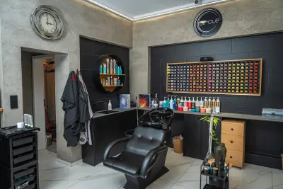 Circle Beauty Salon