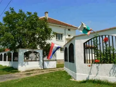Къмпинг "Сакар Хилс"