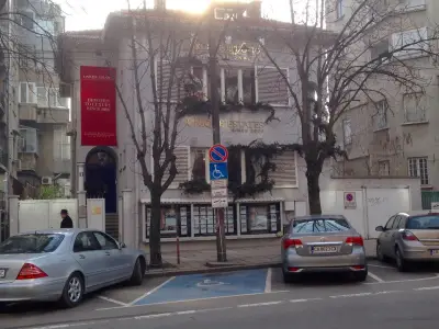 Юник естейтс