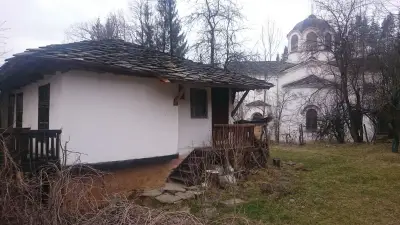 The Sunny House / Слънчевата къща