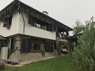 The Sunny House / Слънчевата къща