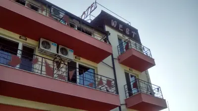 Hotel West