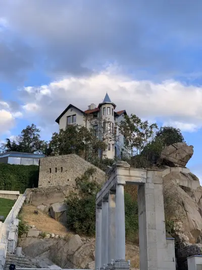 Античен театър