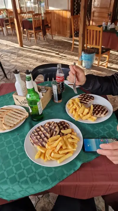 Кюфтетата Бела вода