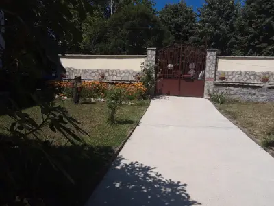 КЪЩА ЗА ГОСТИ "ДАДИ"