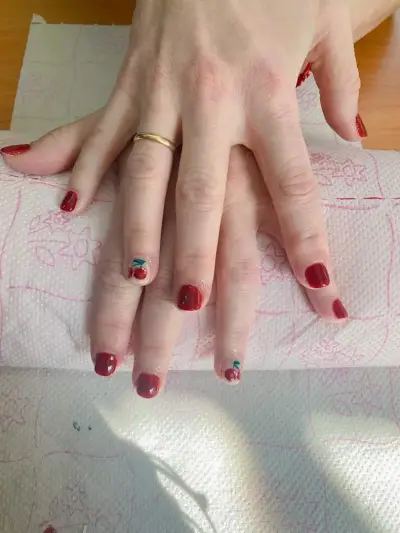 Bertie nails art