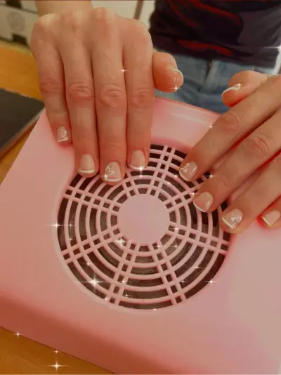 Bertie nails art