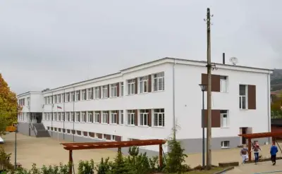 Средно училище "Христо Смирненски" с. Черноочене