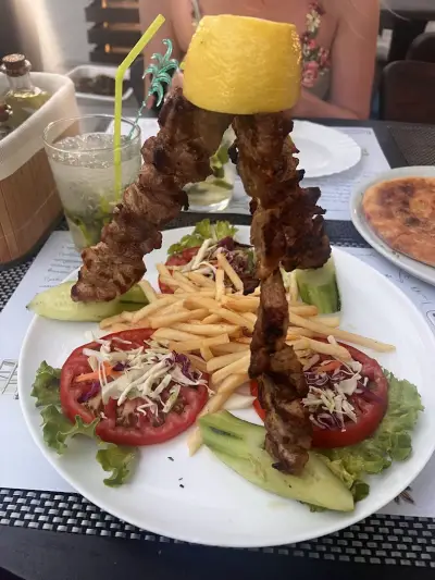 Кривата липа