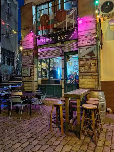 СандъкЪ Whisky & Gin bar