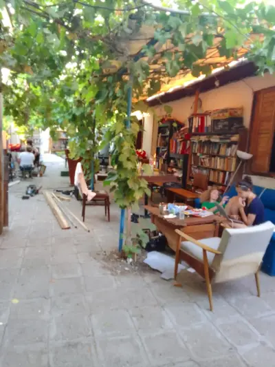 The "HUG Center" HOSTEL of VeloLobby