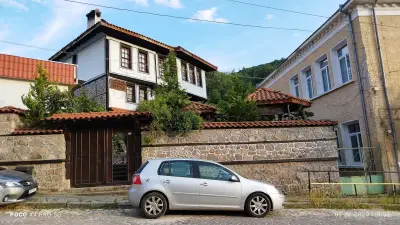 Popsokol House