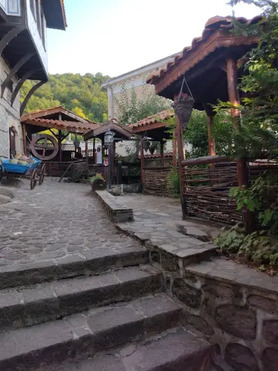 Popsokol House