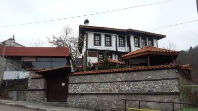 Popsokol House