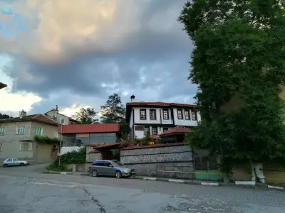 Popsokol House