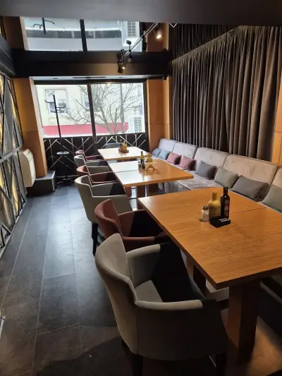 Frame Bar & Food