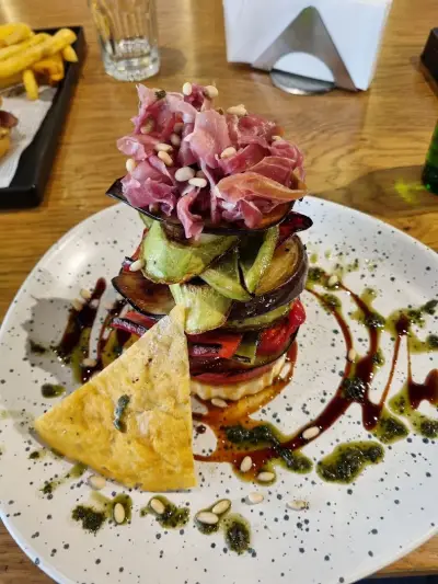 Frame Bar & Food