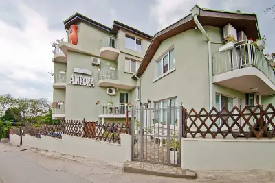 Хотел Амфора