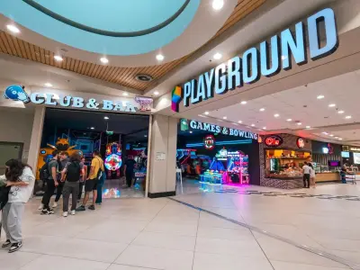 Playground, The Mall