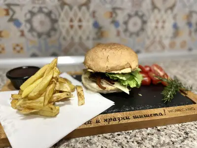 ХАПНИ ВКУСНИ САНДВИЧИ И БУРГЕРИ