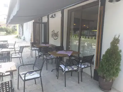 ROOTS est.1996 romantic pizzeria & social