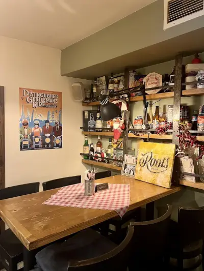ROOTS est.1996 romantic pizzeria & social