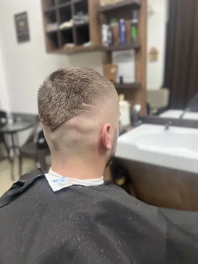 Бръснарски салон Шумен | Salon Crown