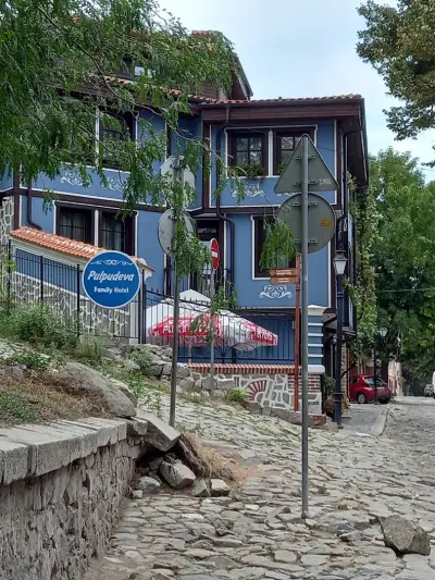 PULPUDEVA Family Hotel