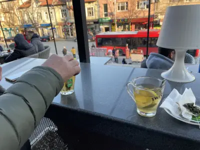 Bar Famous