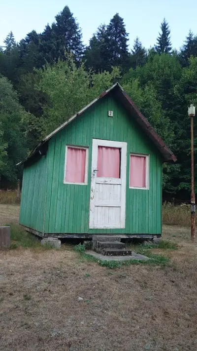 Къмпинг „Бор“