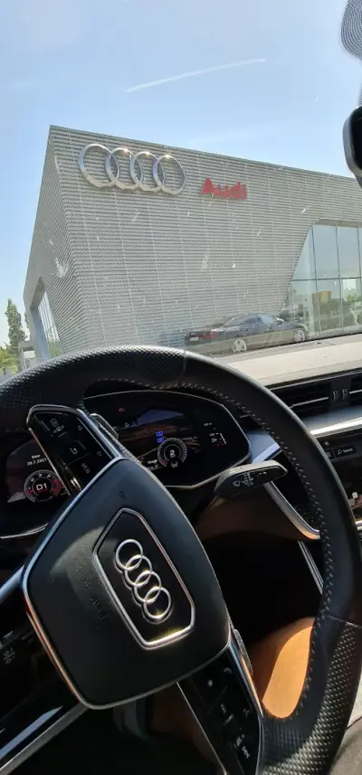 Ауди Шоурум Автохит 2000